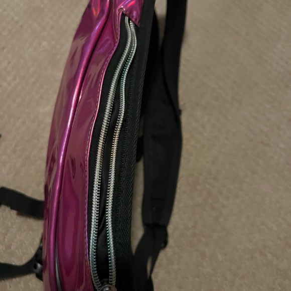 Reno’s Rave Backpack - Picture 2 of 5